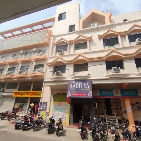 Hotel Aaditya Palace Bhusāwal Exterior foto