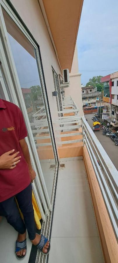 Hotel Aaditya Palace Bhusāwal Exterior foto